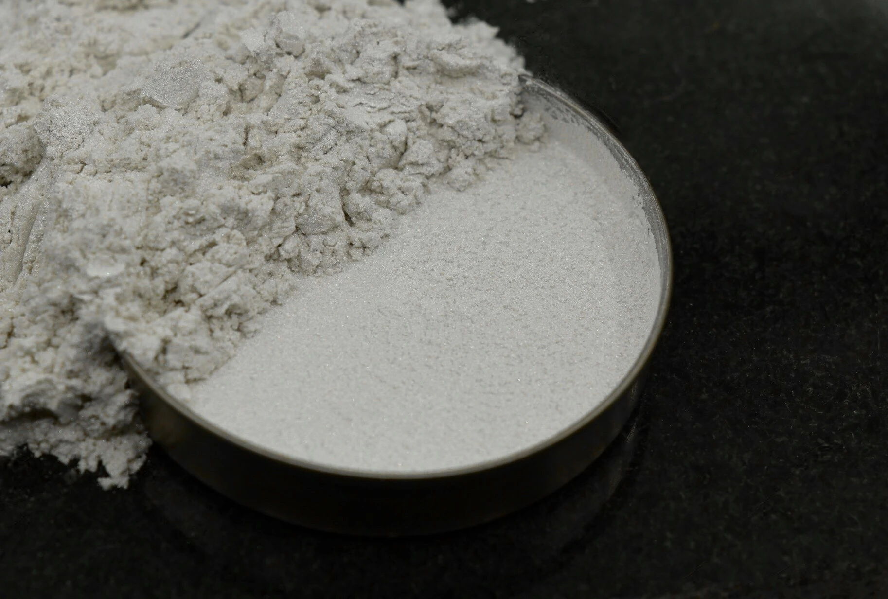 پیگمنت های سفید صدفی