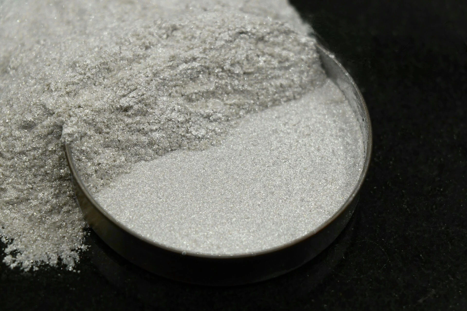 پیگمنت های سفید صدفی