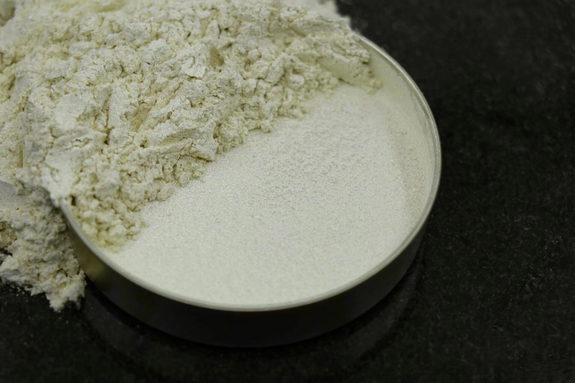 پیگمنت های سفید صدفی