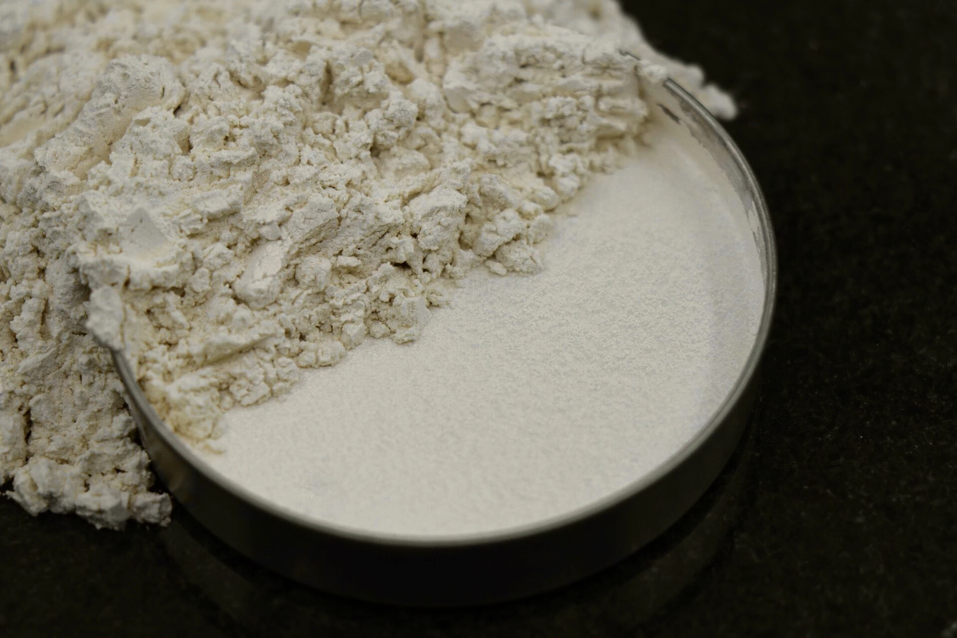 پیگمنت های سفید صدفی