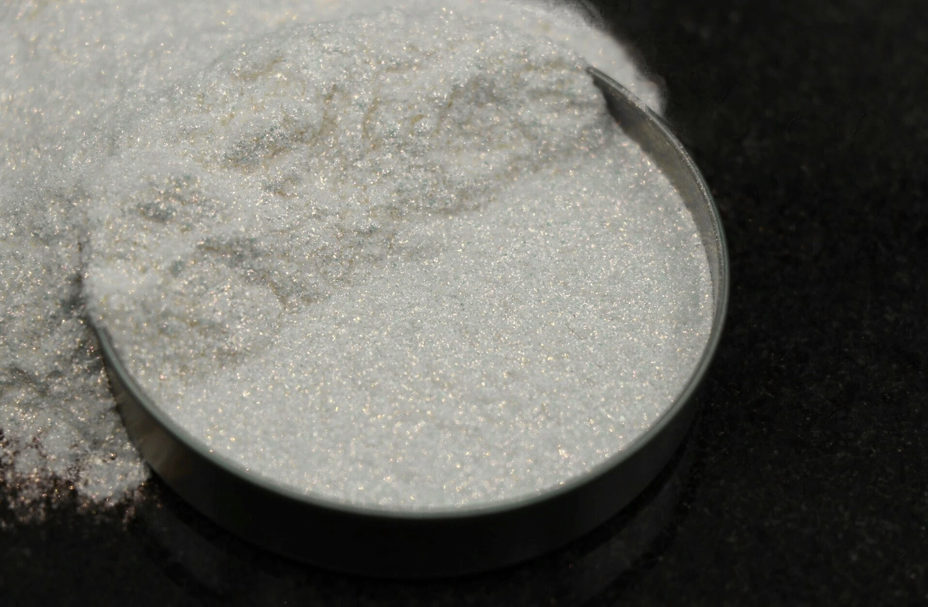 پیگمنت های سفید صدفی