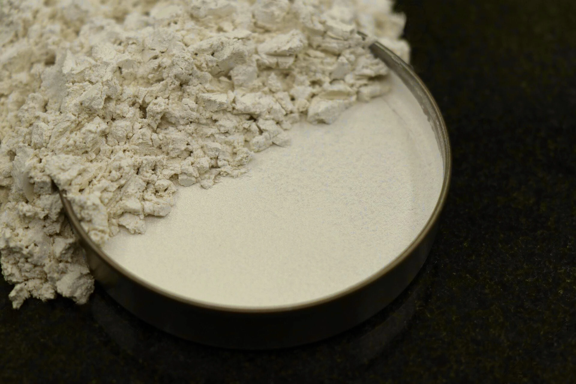 پیگمنت های سفید صدفی