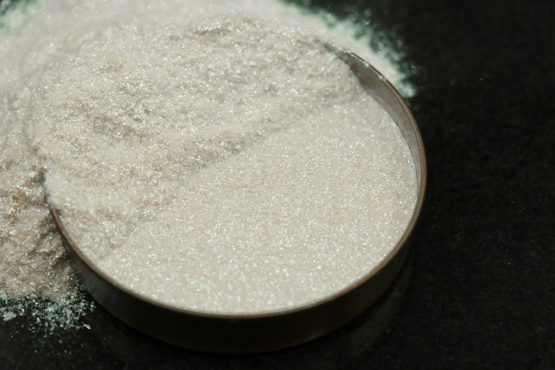 پیگمنت های سفید صدفی