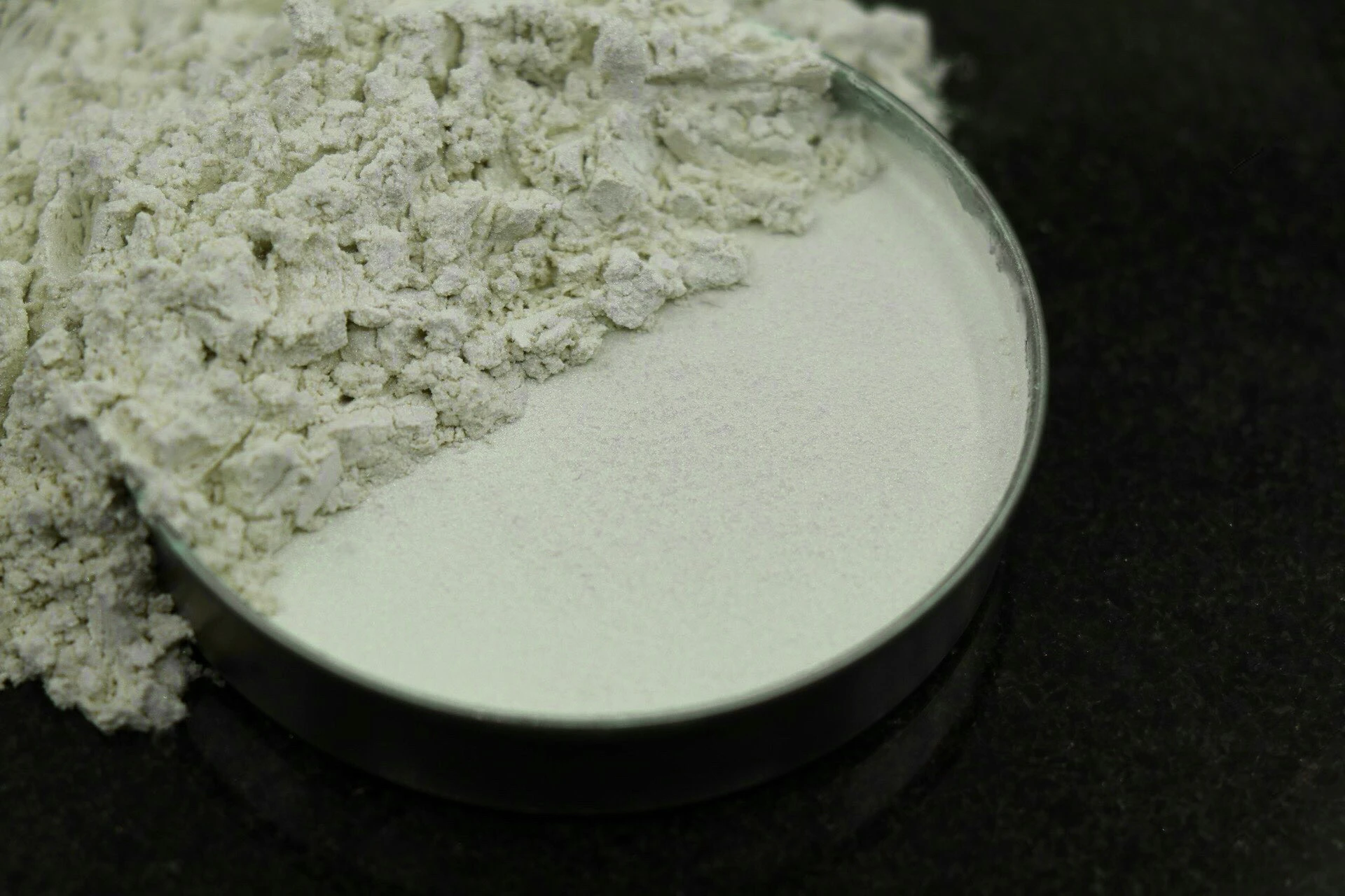 پیگمنت های سفید صدفی