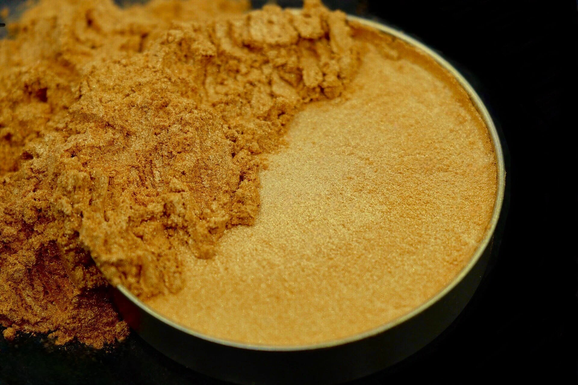 پیگمنت های سفید صدفی