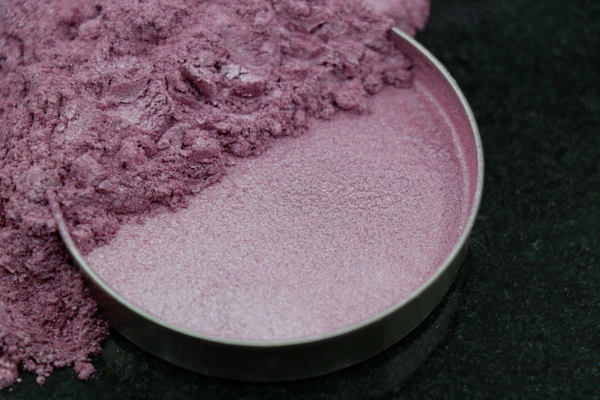 پیگمنت های سفید صدفی