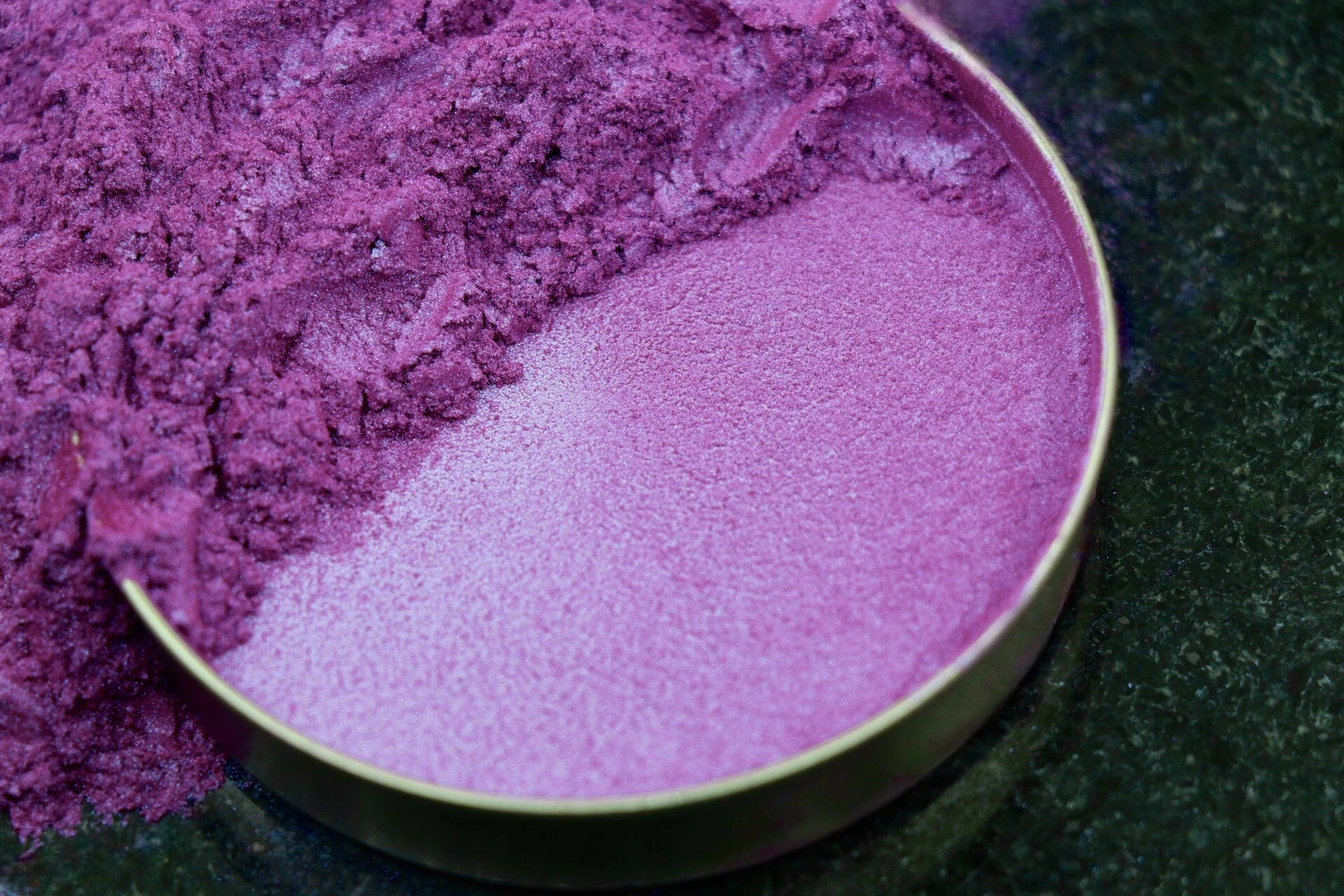 پیگمنت های سفید صدفی