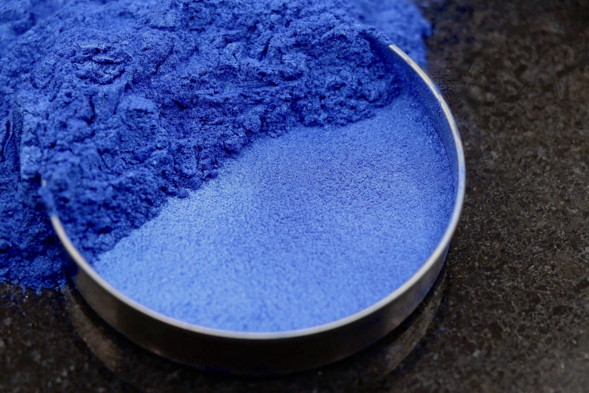 پیگمنت های سفید صدفی