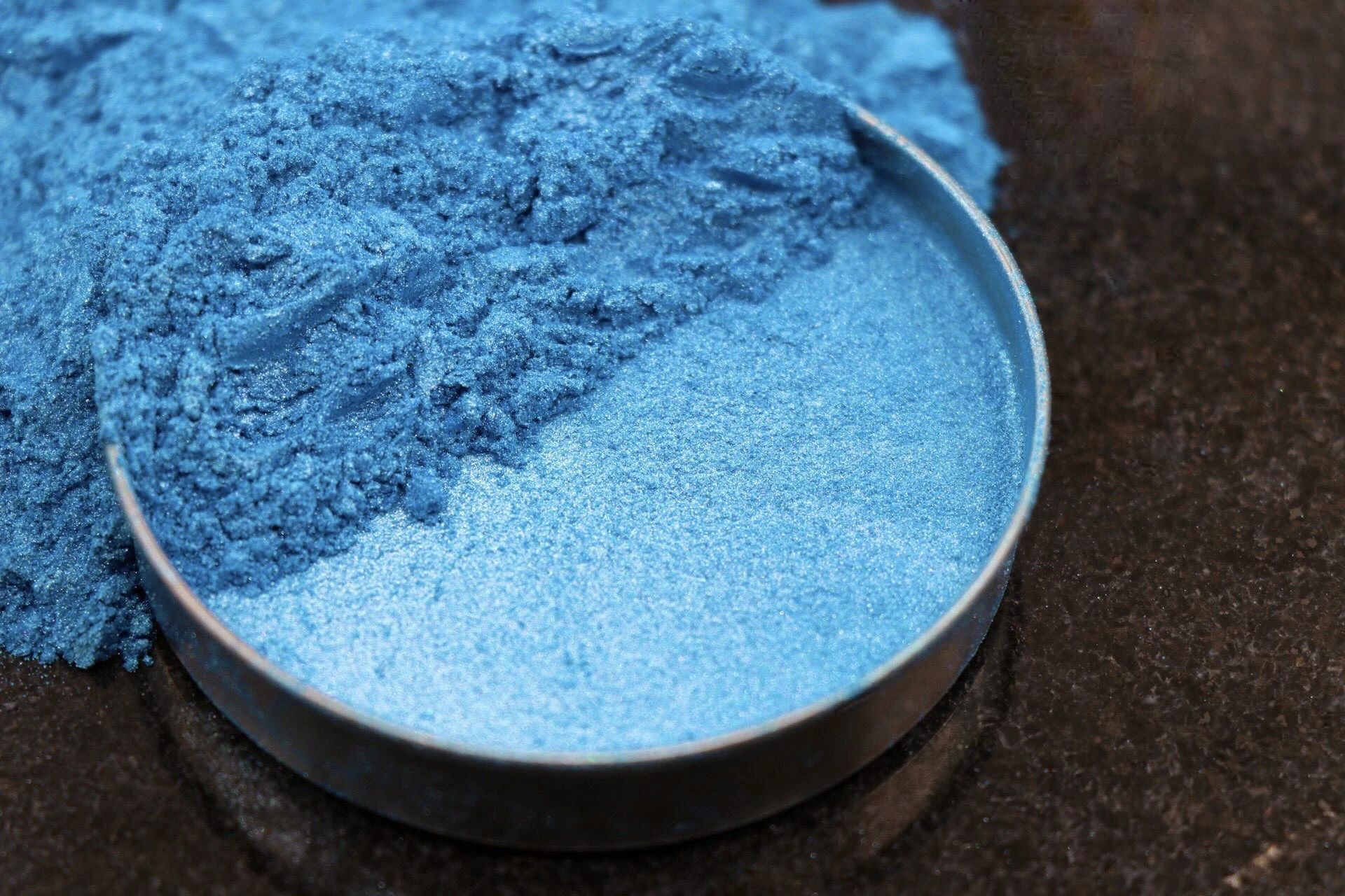 پیگمنت های سفید صدفی