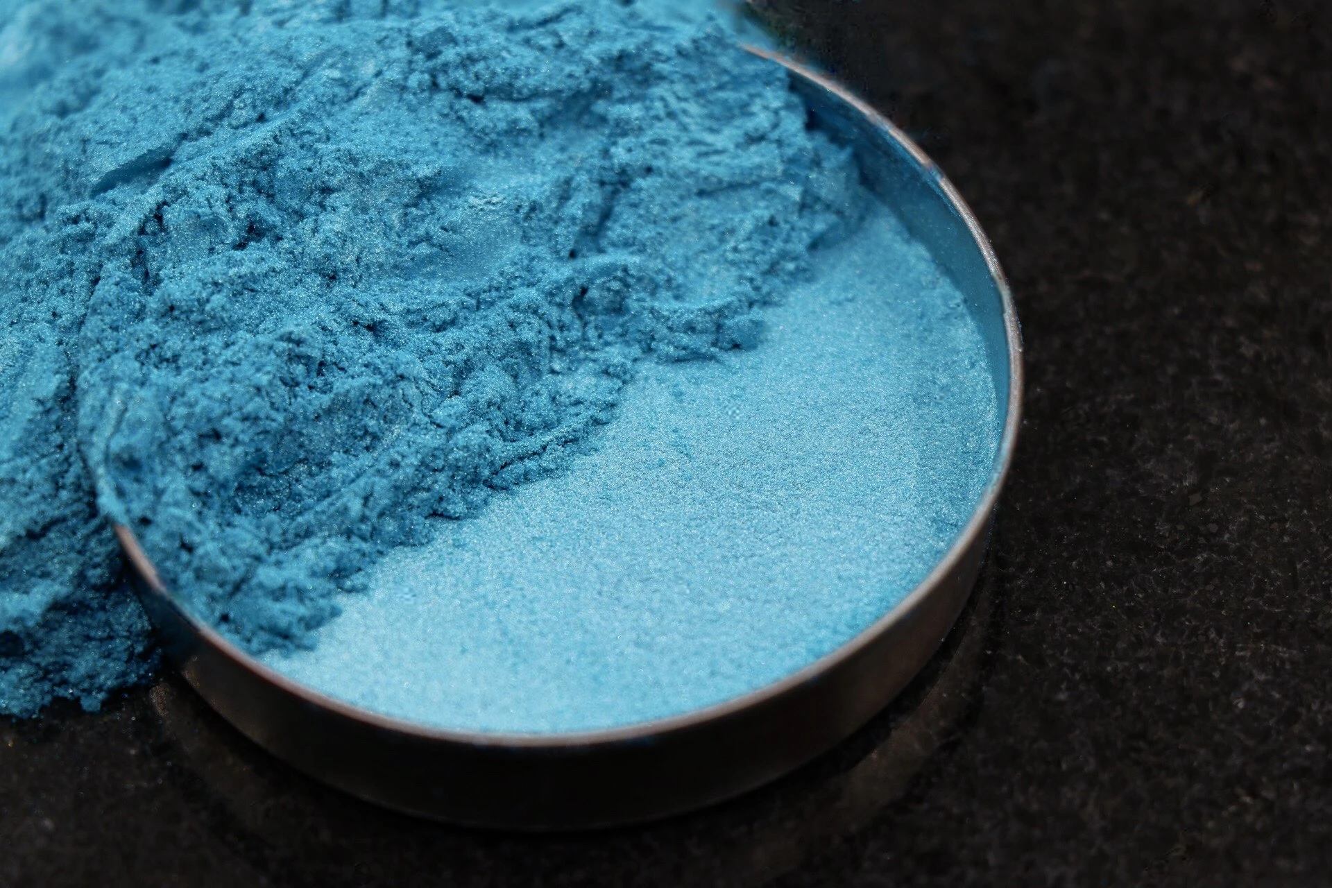 پیگمنت های سفید صدفی