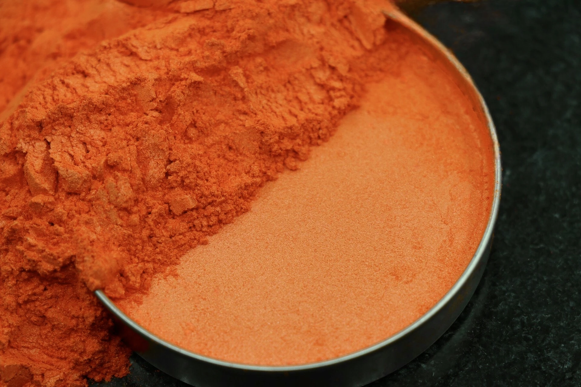 پیگمنت های سفید صدفی