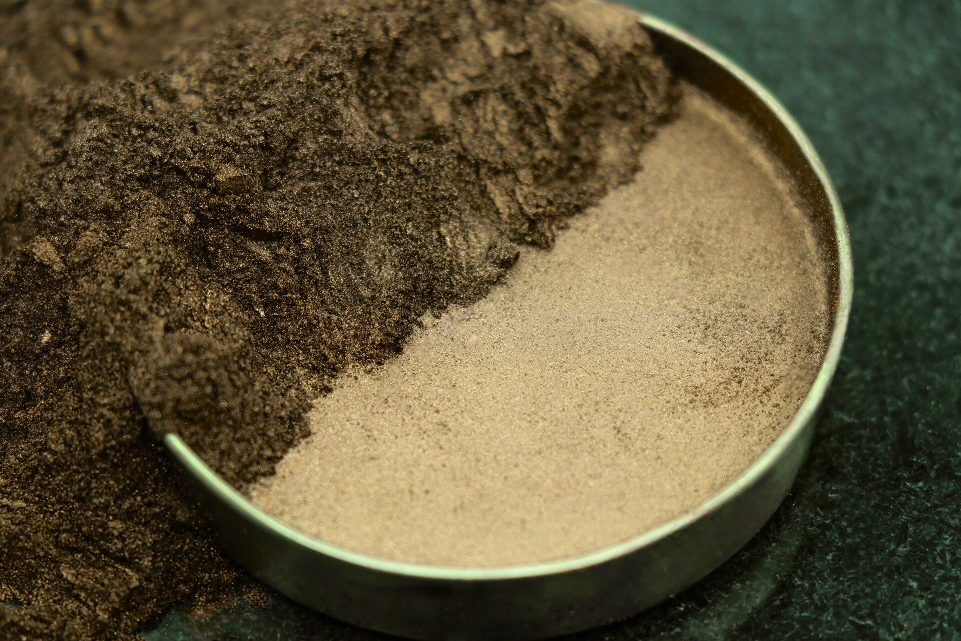 پیگمنت های سفید صدفی