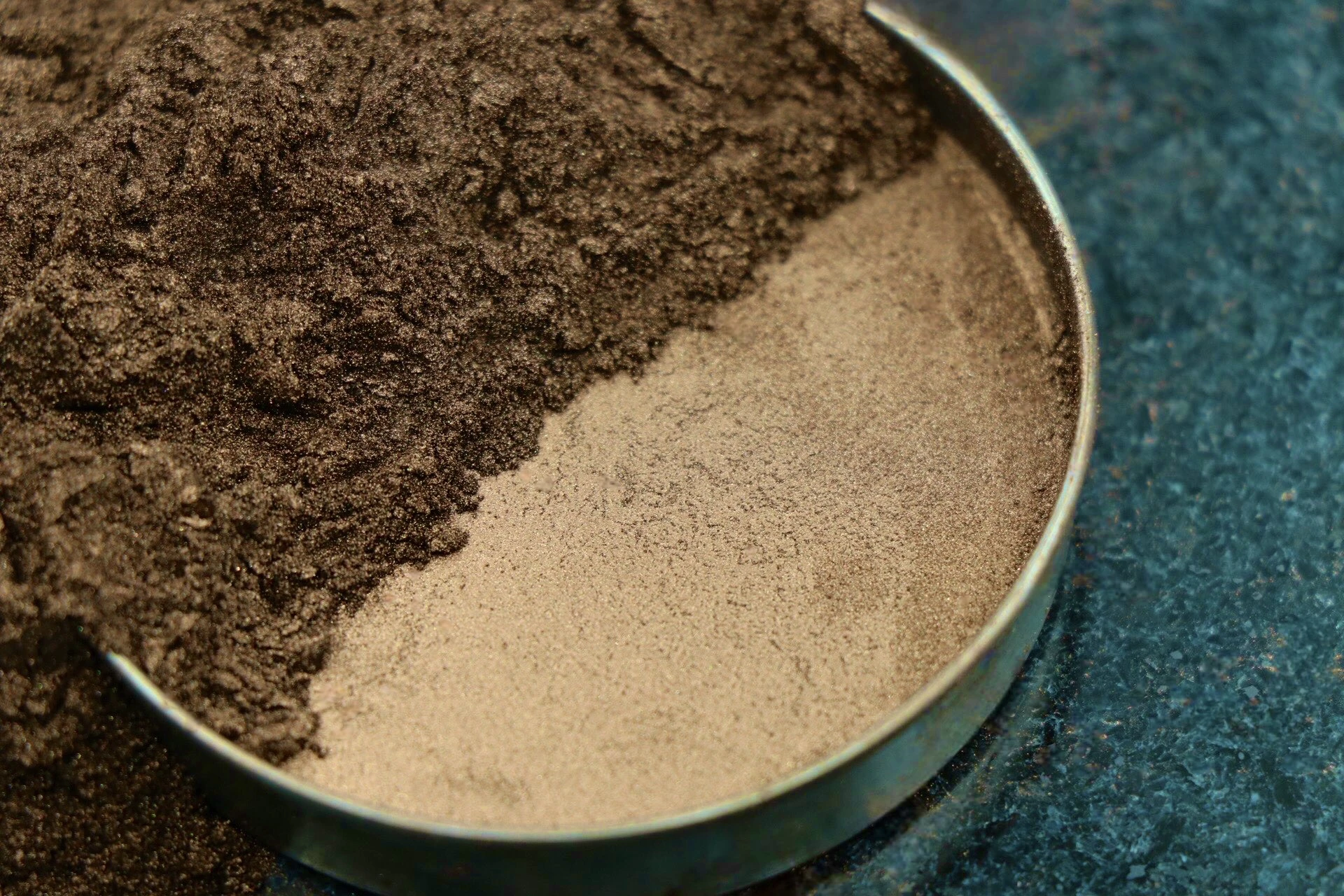 پیگمنت های سفید صدفی