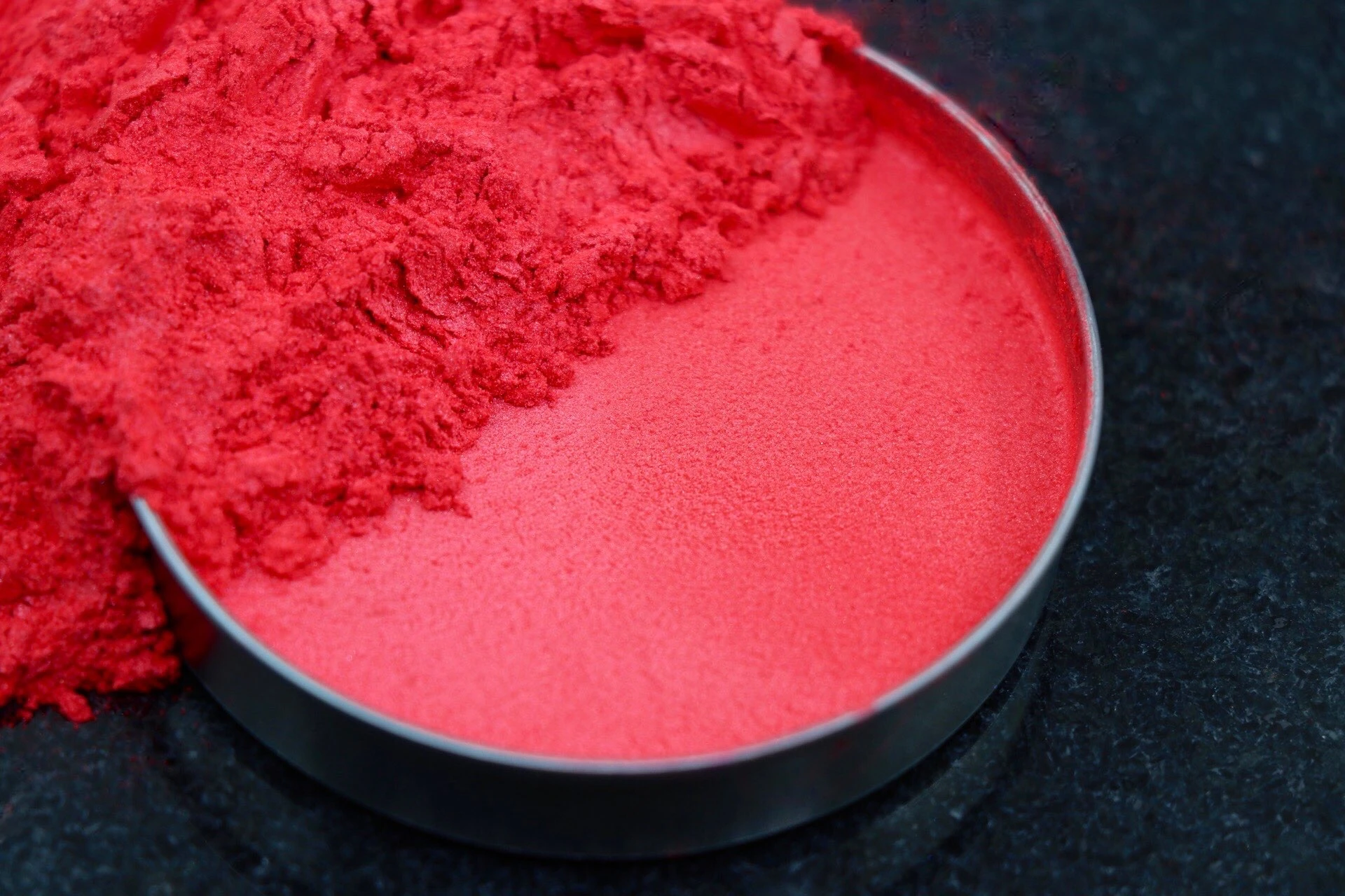 پیگمنت های سفید صدفی