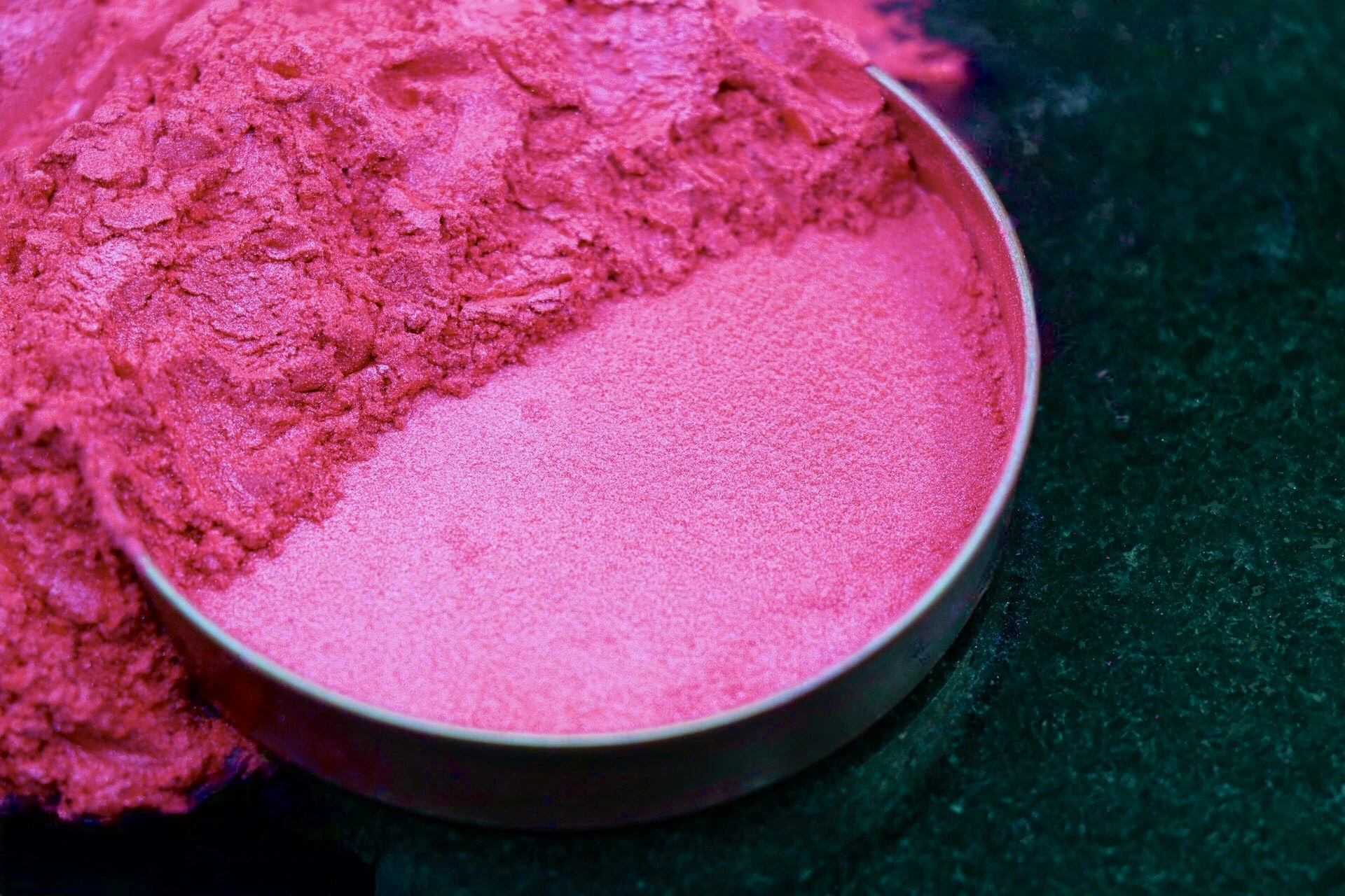 پیگمنت های سفید صدفی