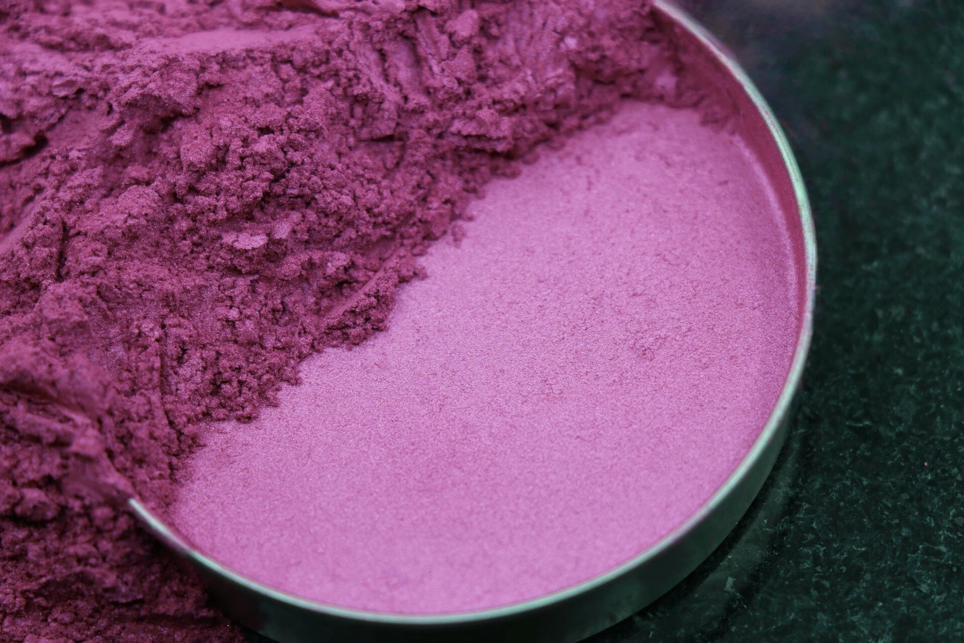 پیگمنت های سفید صدفی