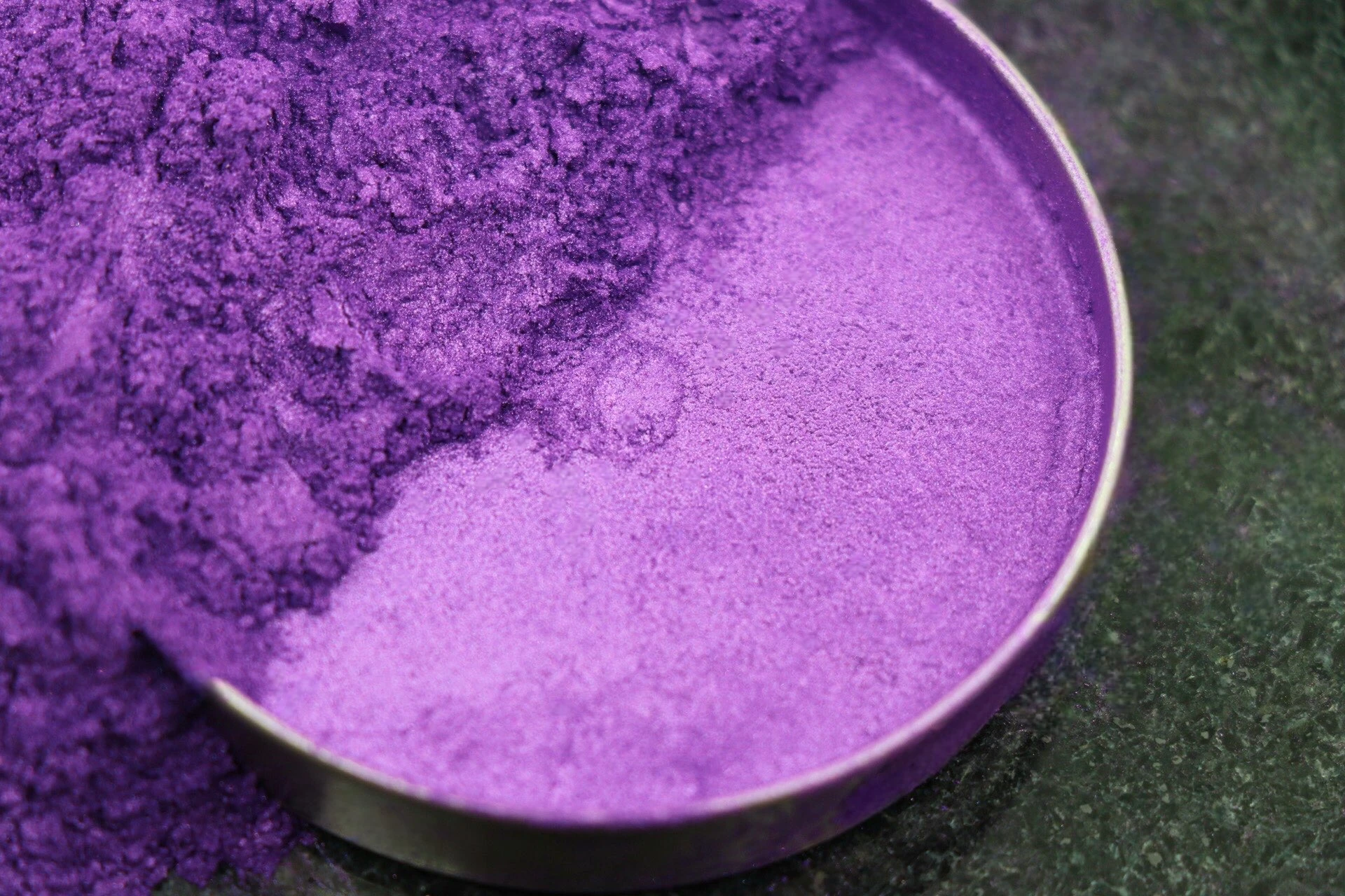 پیگمنت های سفید صدفی