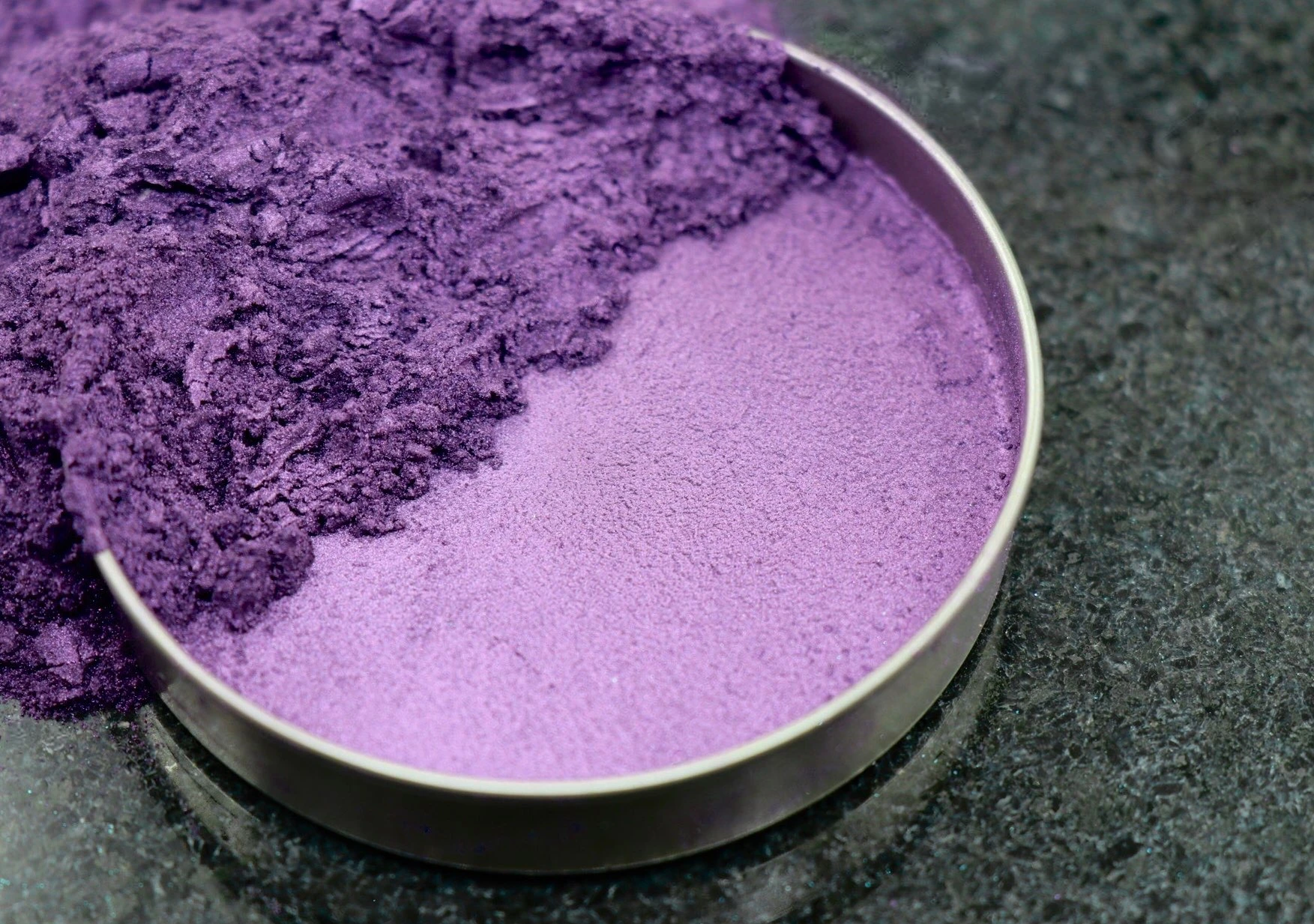 پیگمنت های سفید صدفی