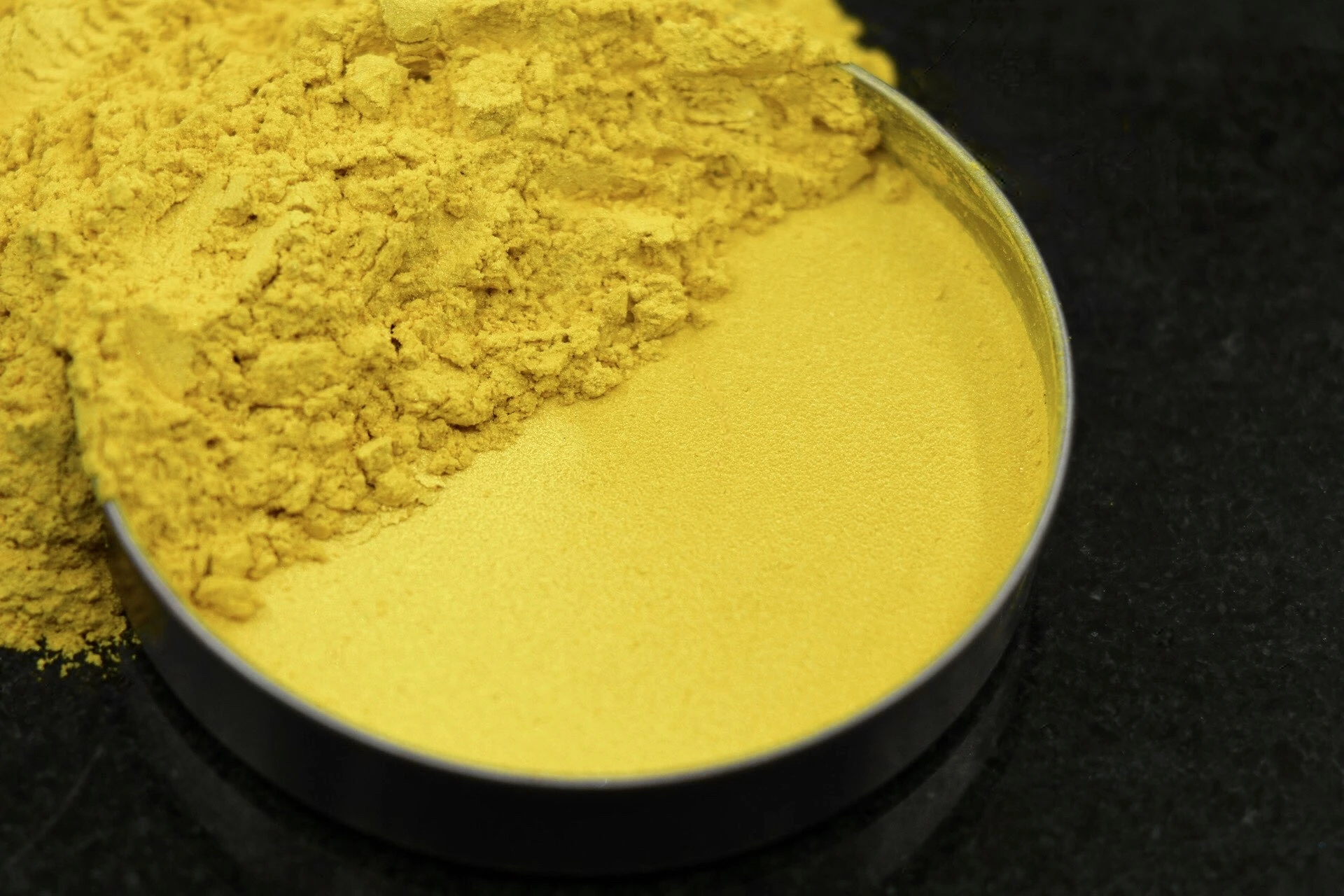 پیگمنت های سفید صدفی