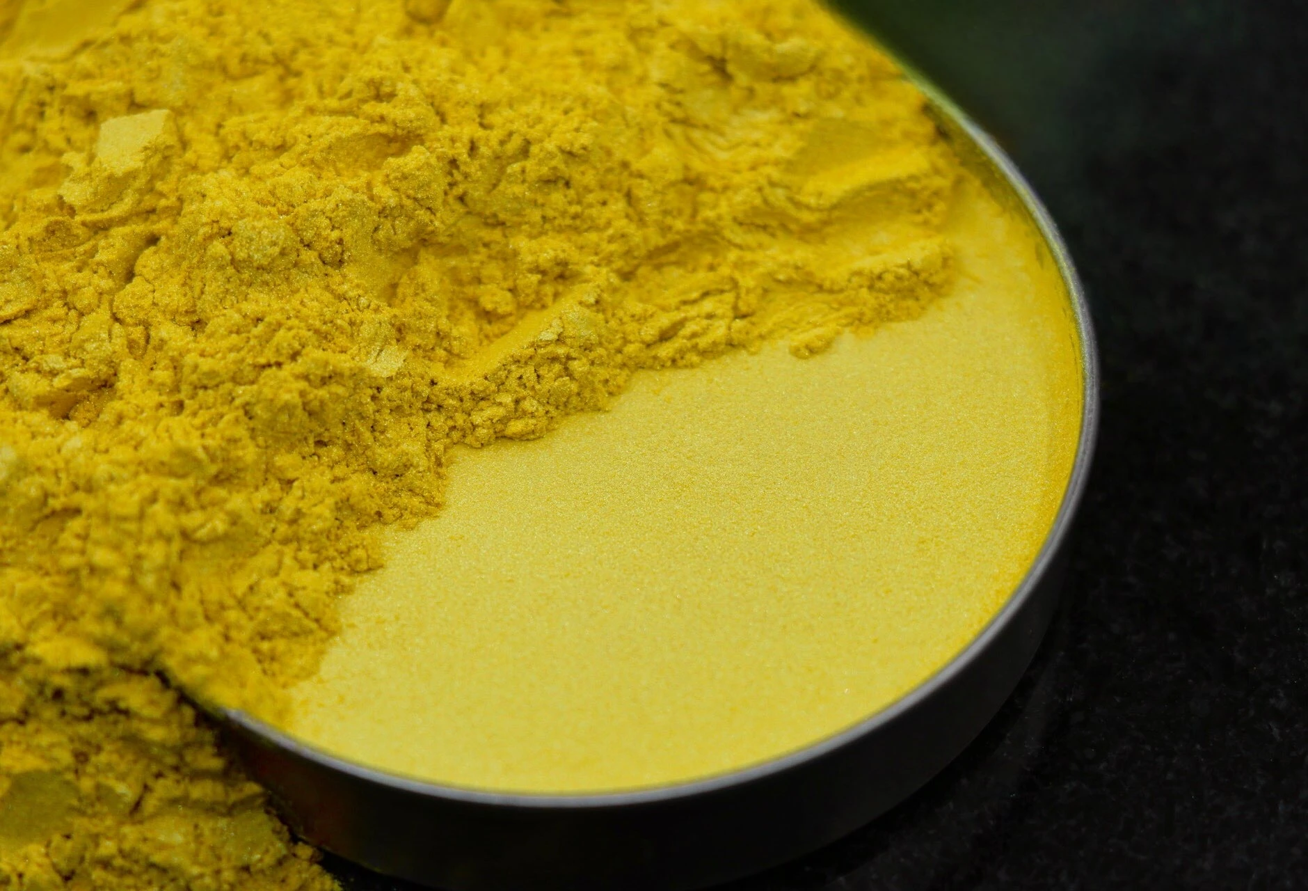 پیگمنت های سفید صدفی