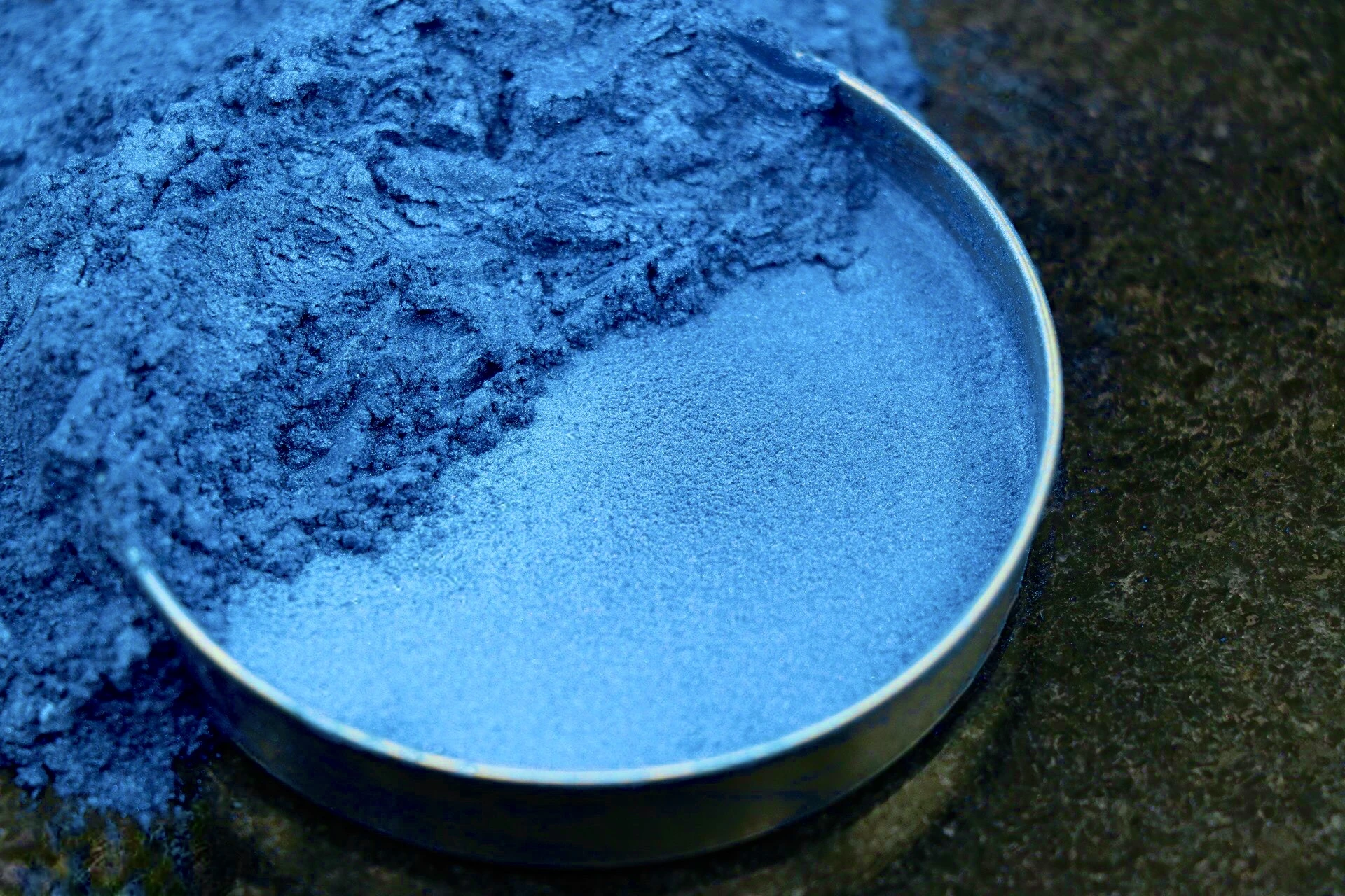 پیگمنت های سفید صدفی