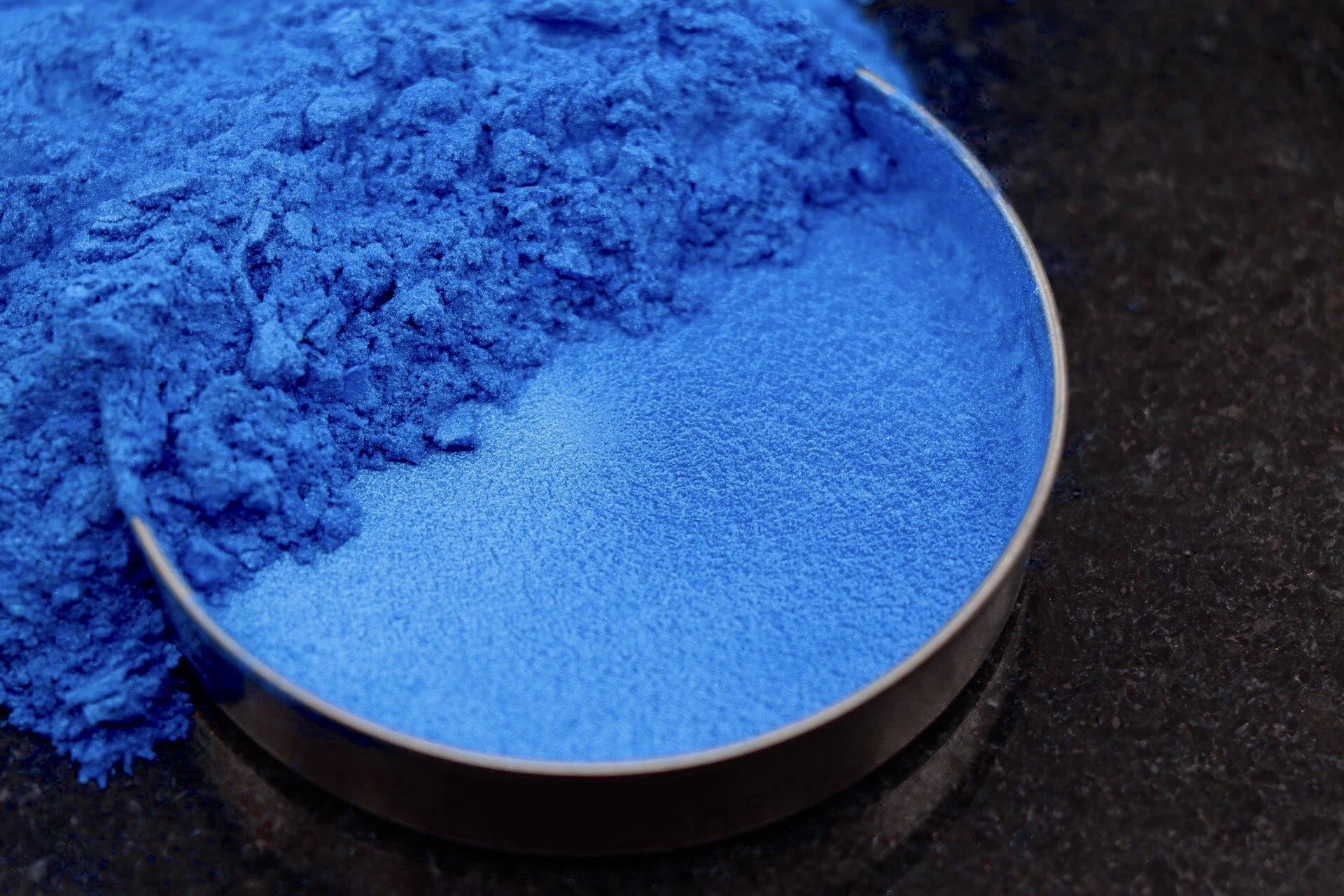 پیگمنت های سفید صدفی