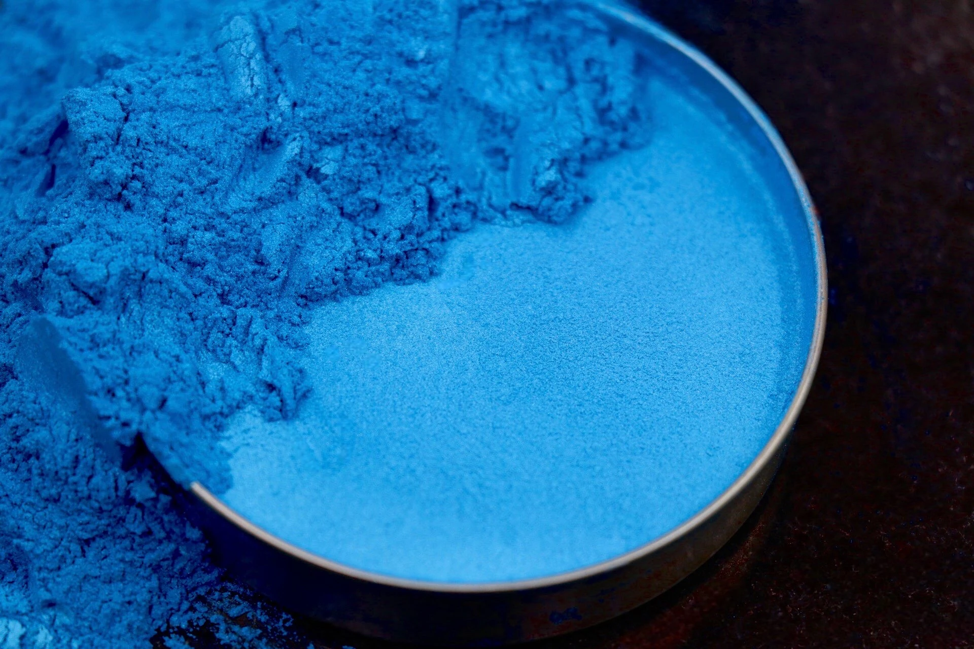 پیگمنت های سفید صدفی