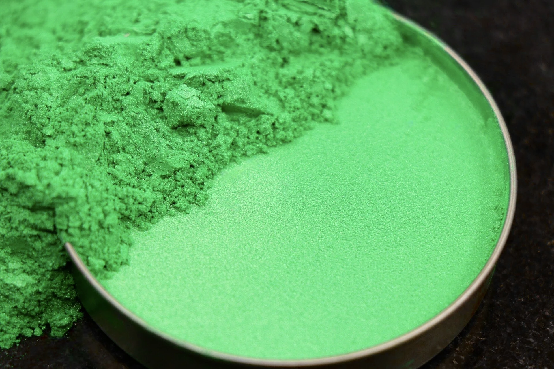 پیگمنت های سفید صدفی