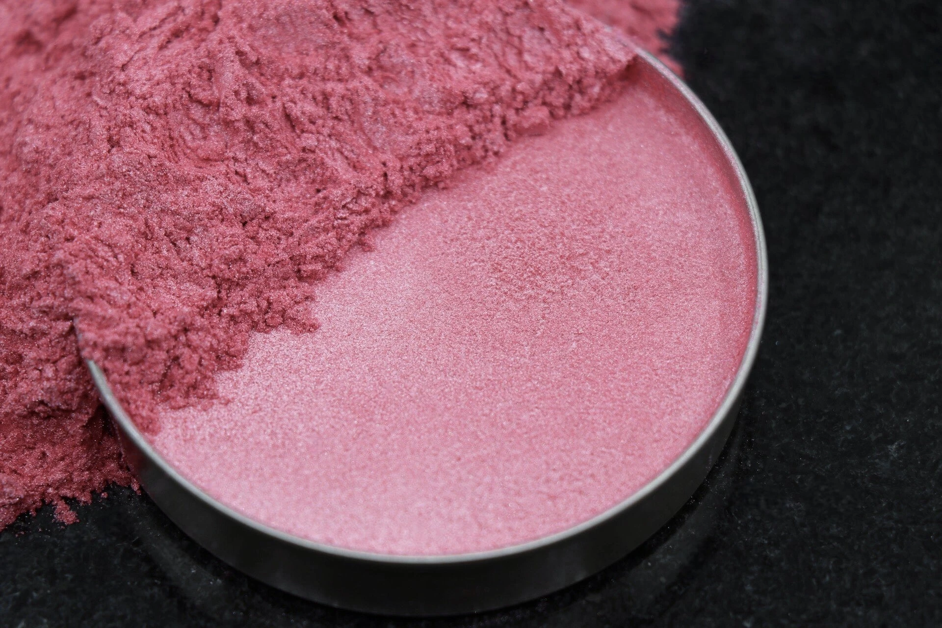 پیگمنت های سفید صدفی