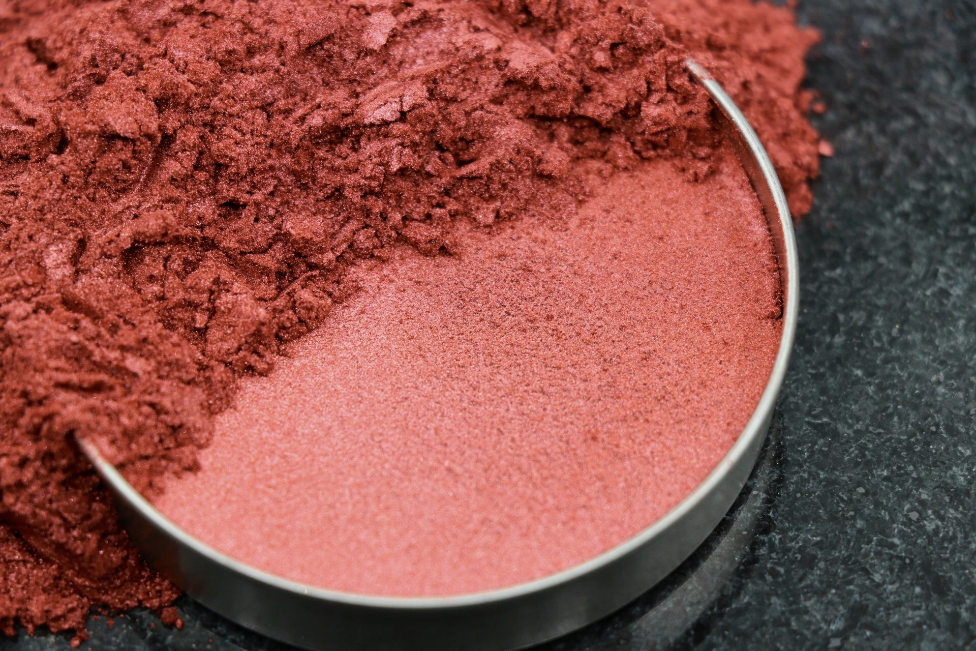 پیگمنت های سفید صدفی