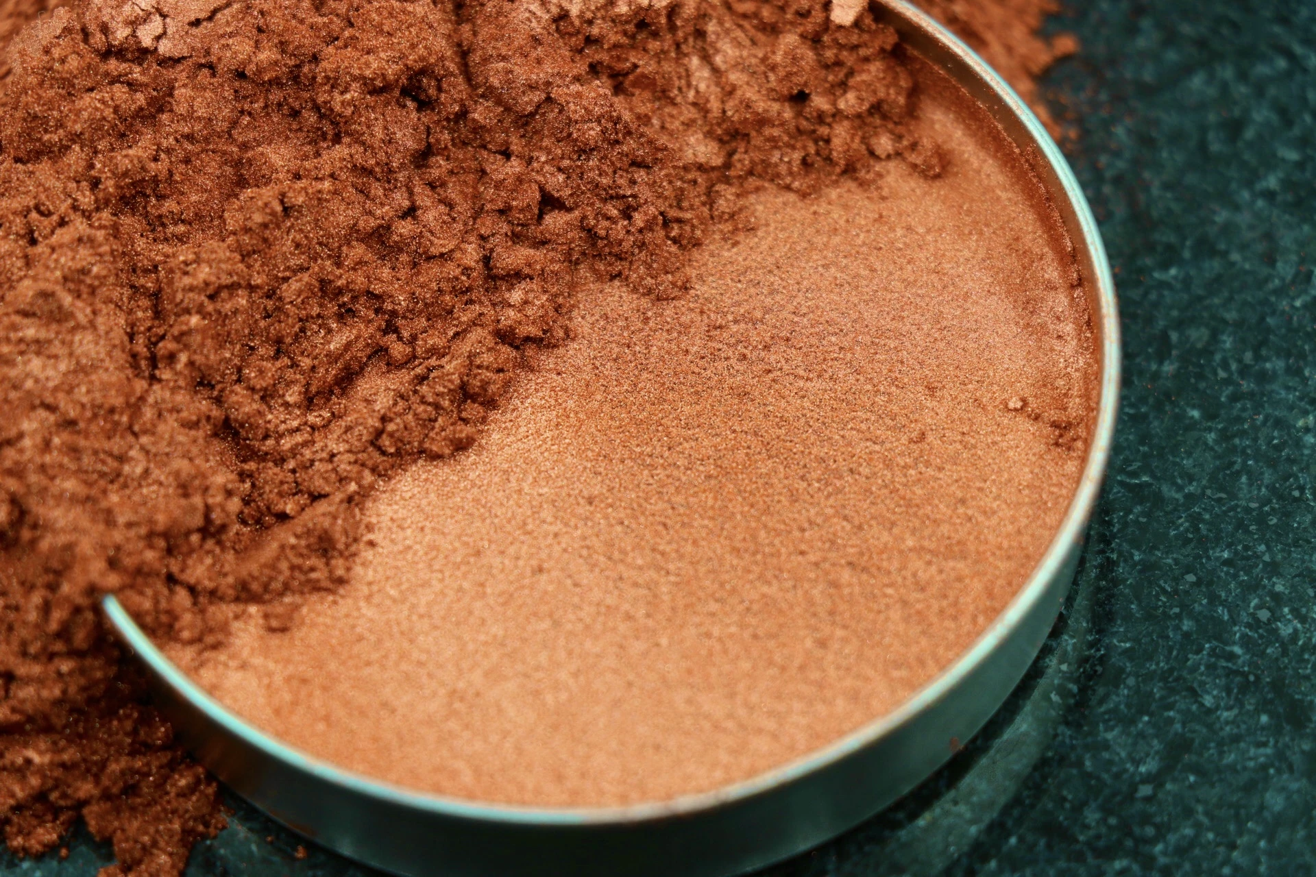 پیگمنت های سفید صدفی