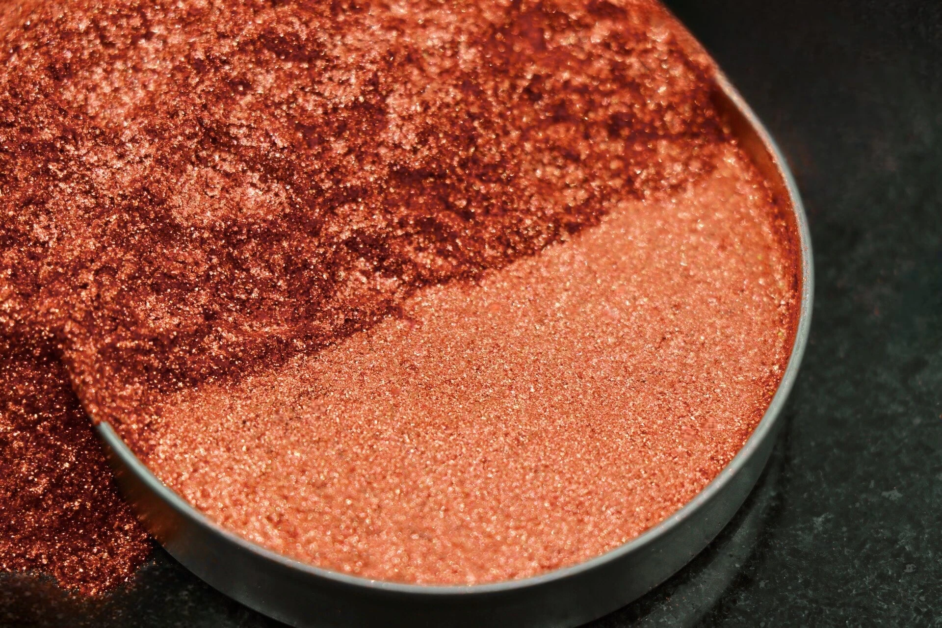 پیگمنت های سفید صدفی