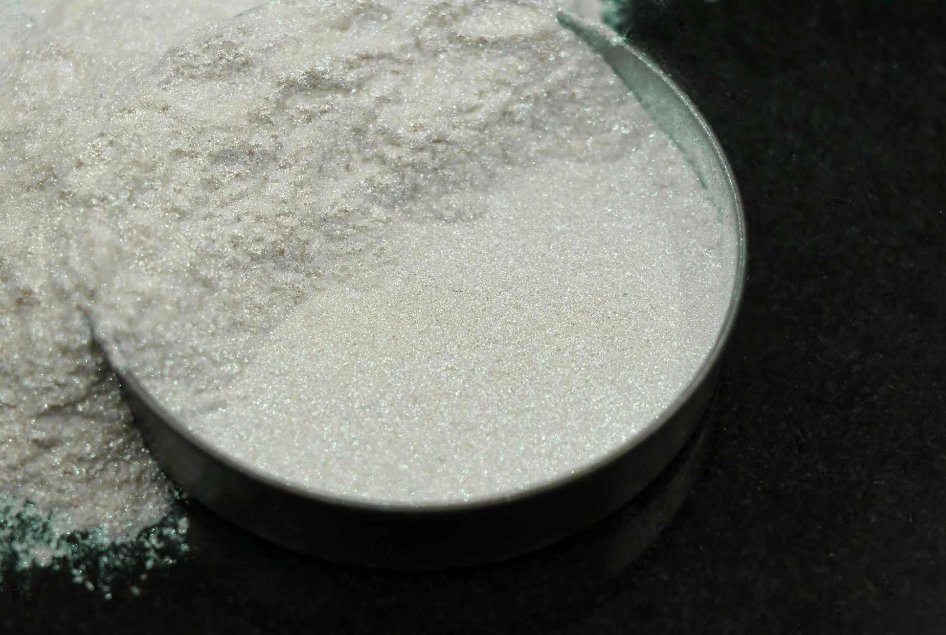 پیگمنت های سفید صدفی