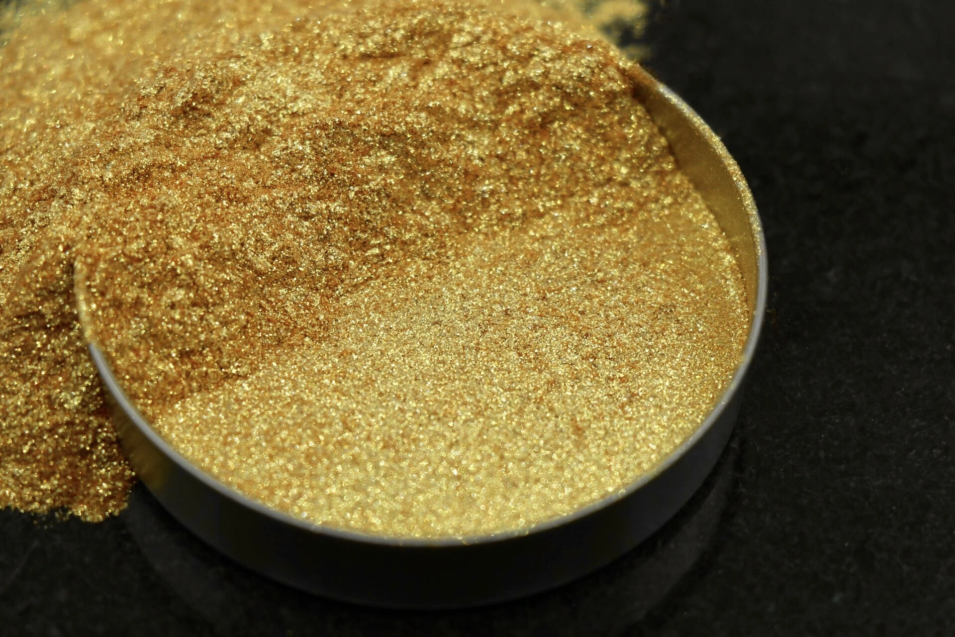 پیگمنت های سفید صدفی