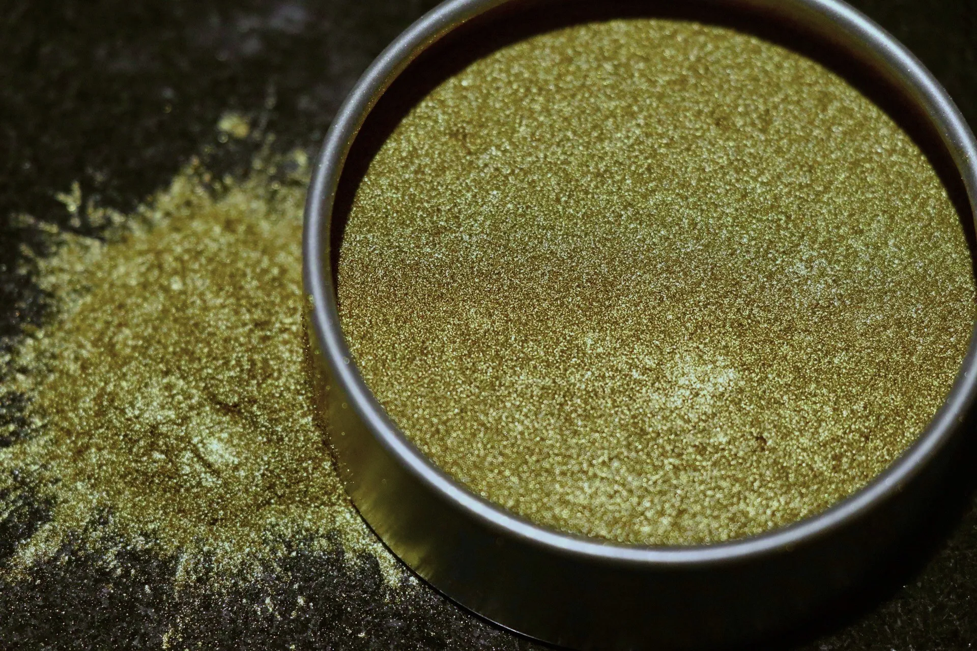 پیگمنت های متالیک سری طلایی کاهی