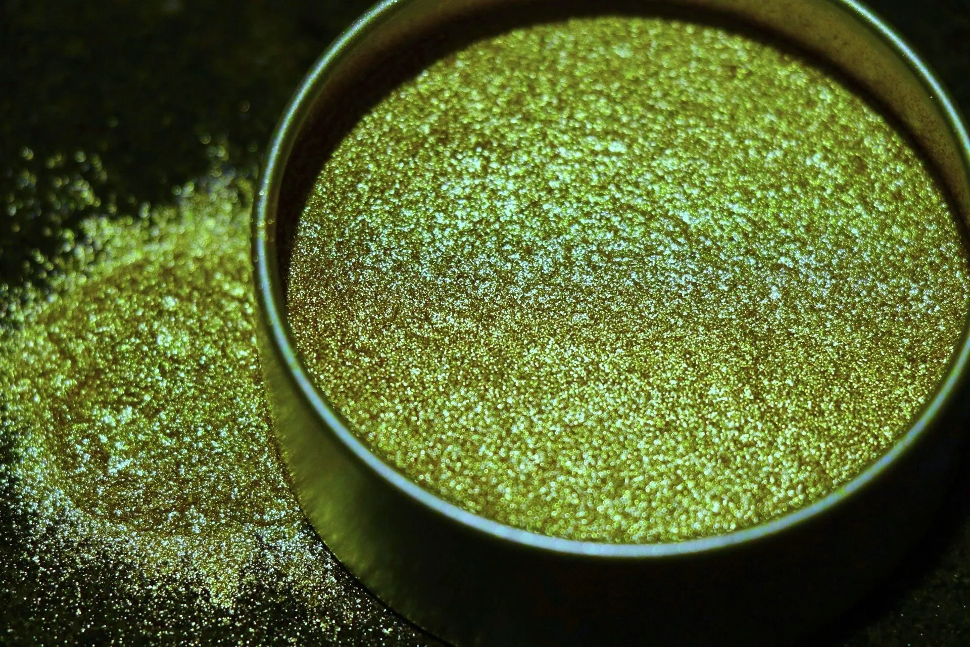 پیگمنت های متالیک سری طلایی کاهی سبز