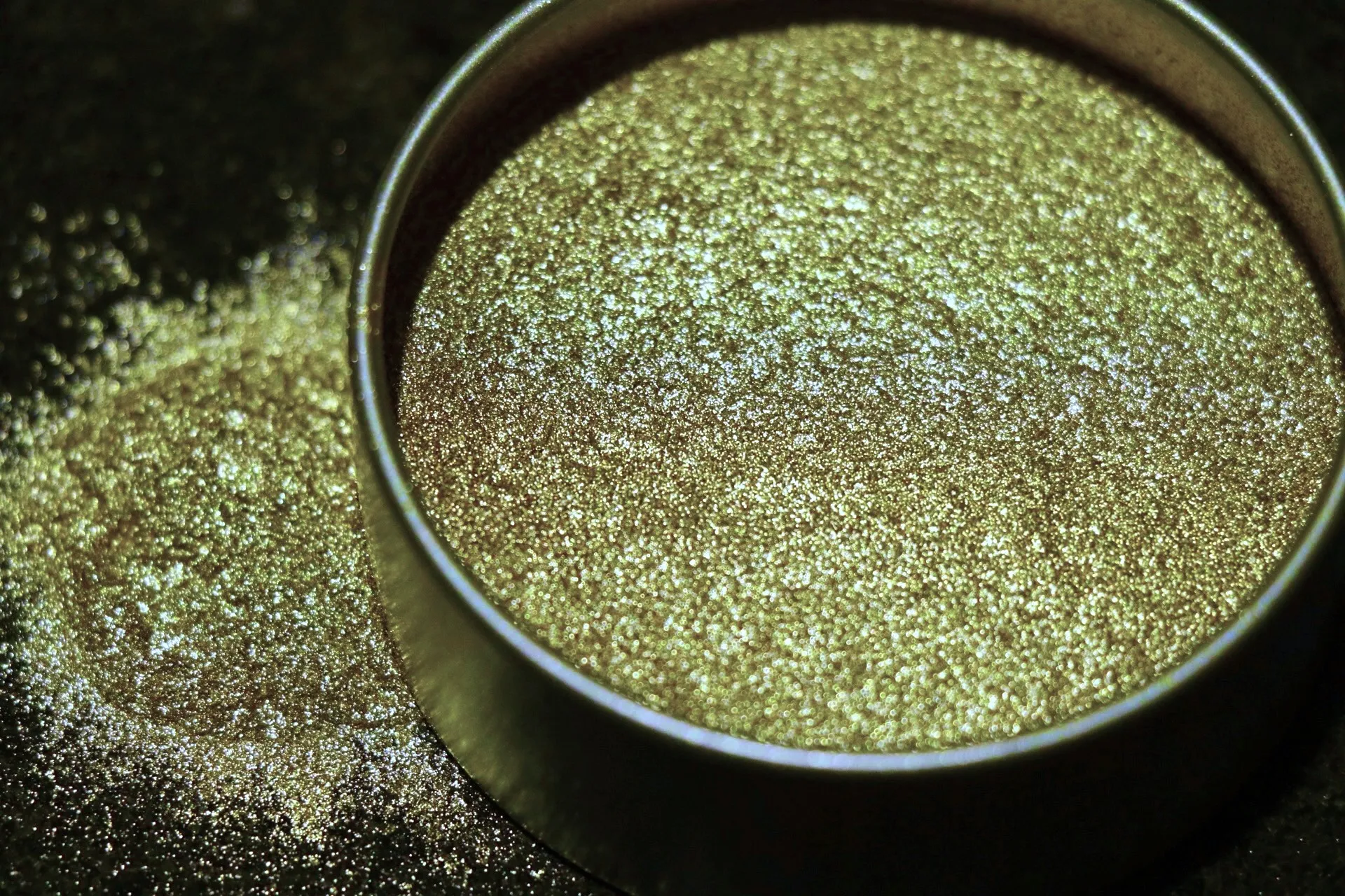 پیگمنت های متالیک سری طلایی کاهی