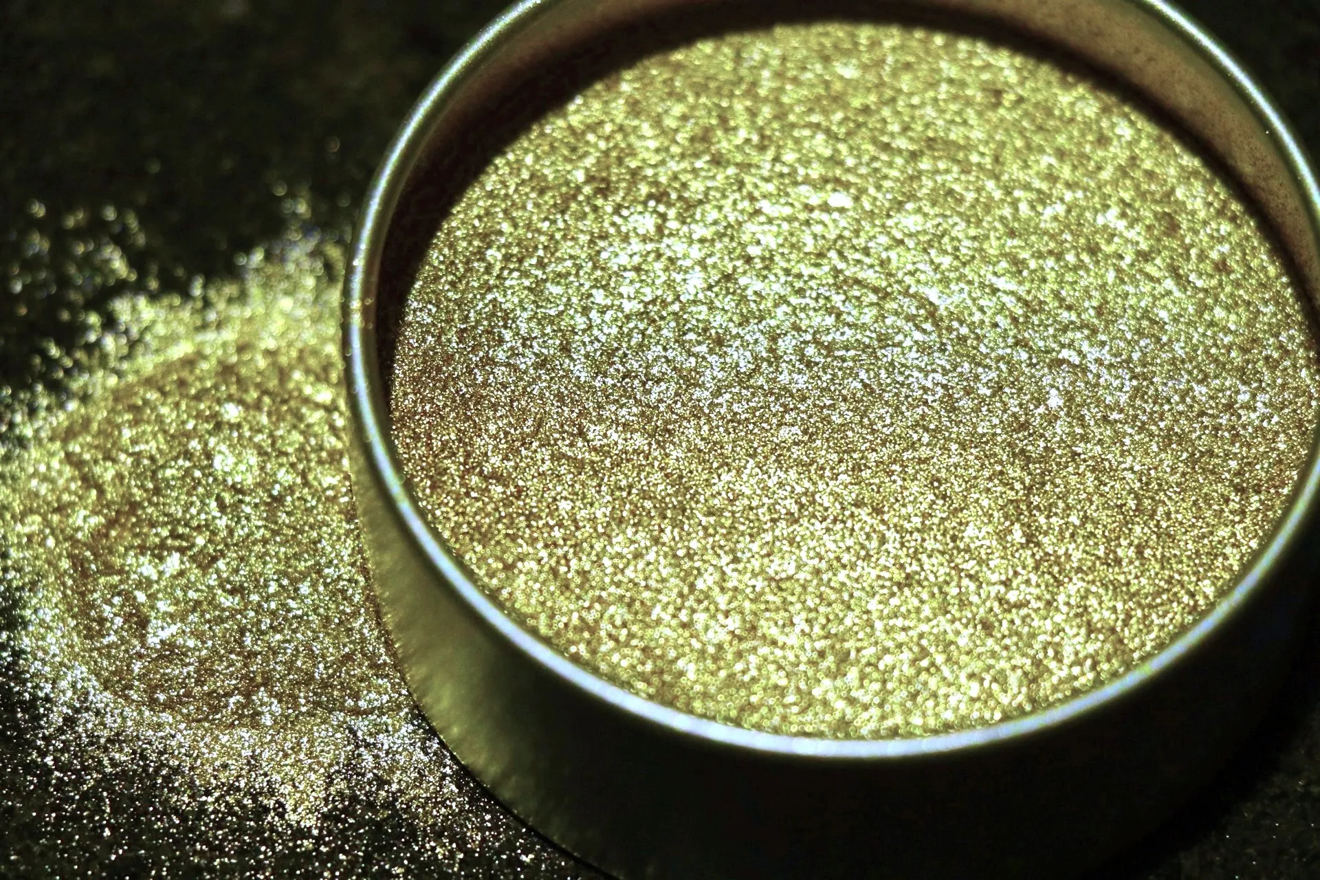 پیگمنت های متالیک سری طلایی کاهی