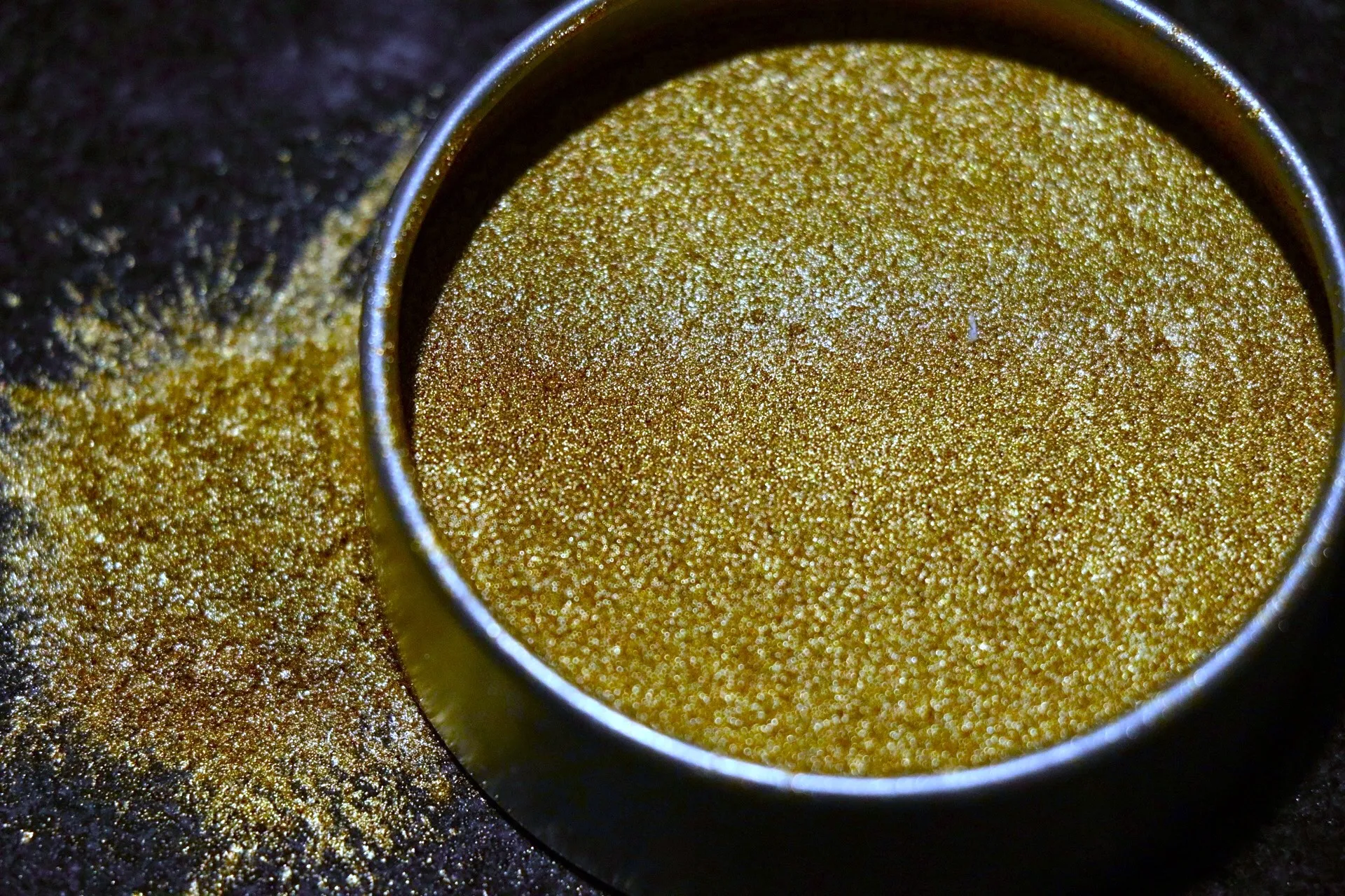 پیگمنت های طلایی سری طلایی روشن